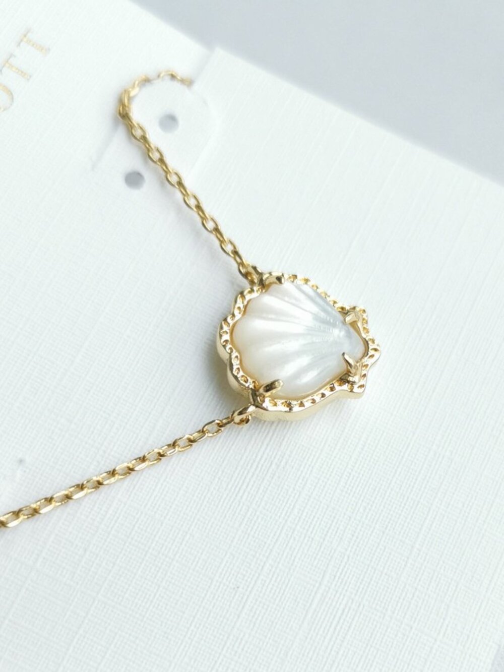 Kendra Scott Brynne Shell Gold Necklace - Picture 3 of 3